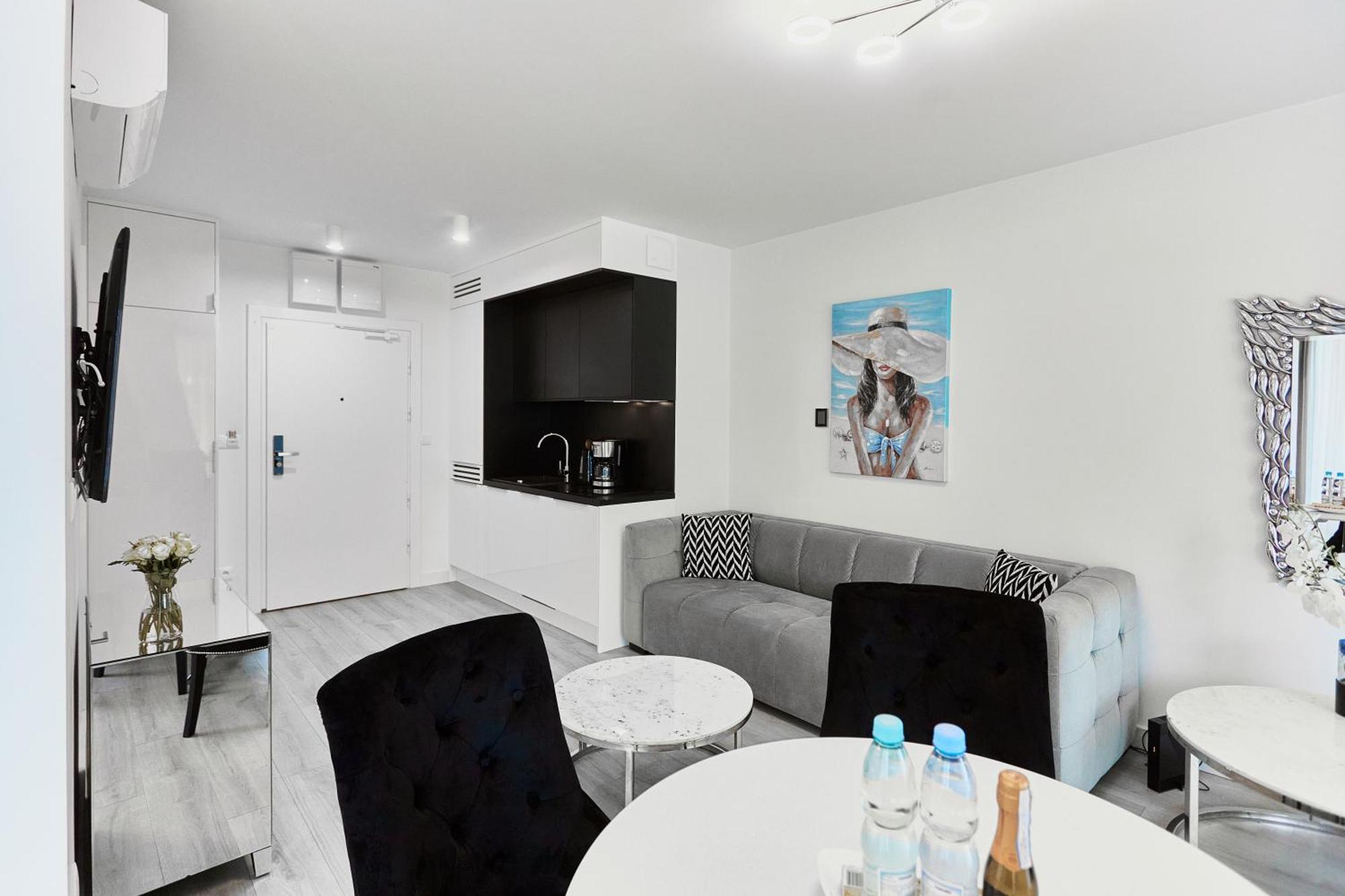 Wave De Luxe Studio Resort&Spa 755B - Sea View 미엥지즈드로예 외부 사진